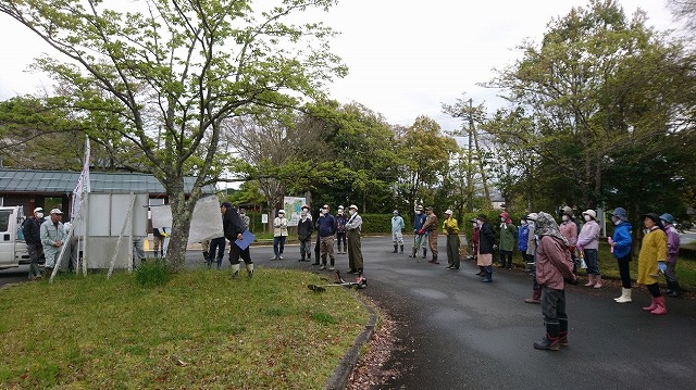 田植え前溝堀