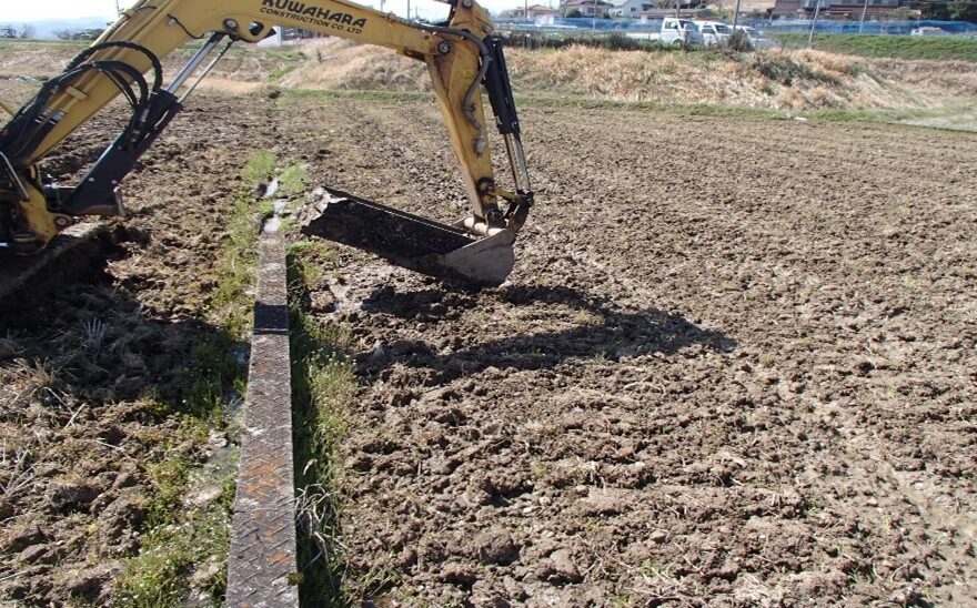 農地集積　岩志・中溝　畦畔ブロック撤去　